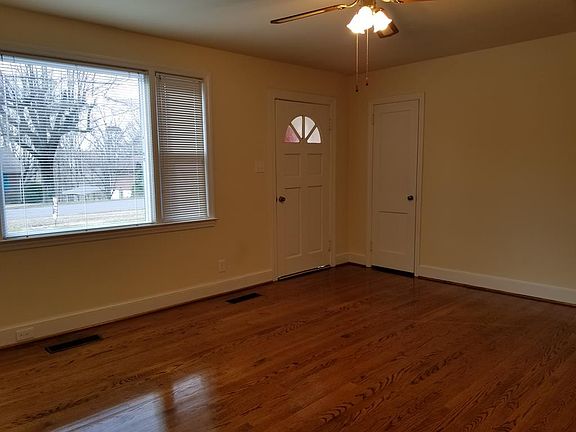 4th image of 4136 Sunset Dr