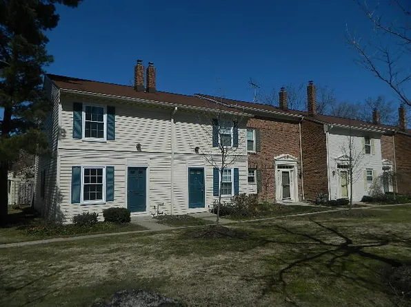 1027 Trevitt Cir N #87, Cleveland, OH 44143