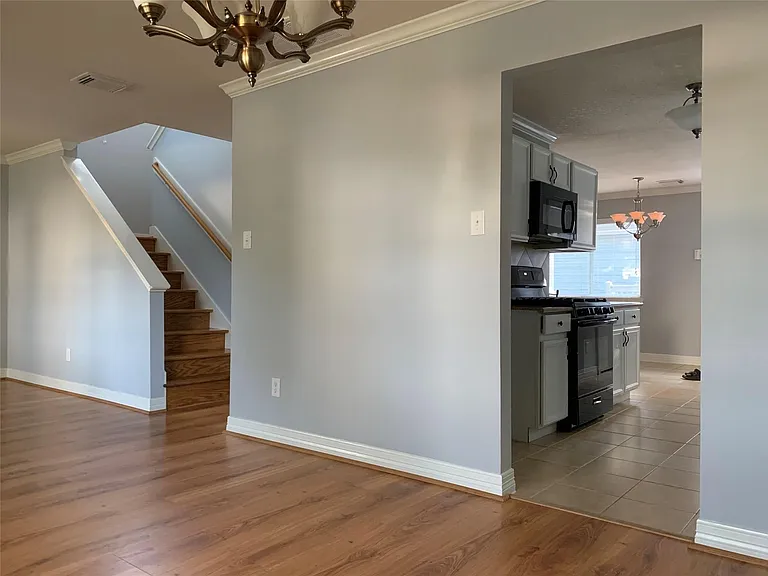 3923 Carriage Park Row — Photo 5