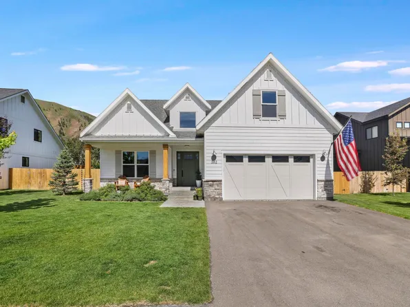 382 W Winterberry Loop, Hailey, ID 83333
