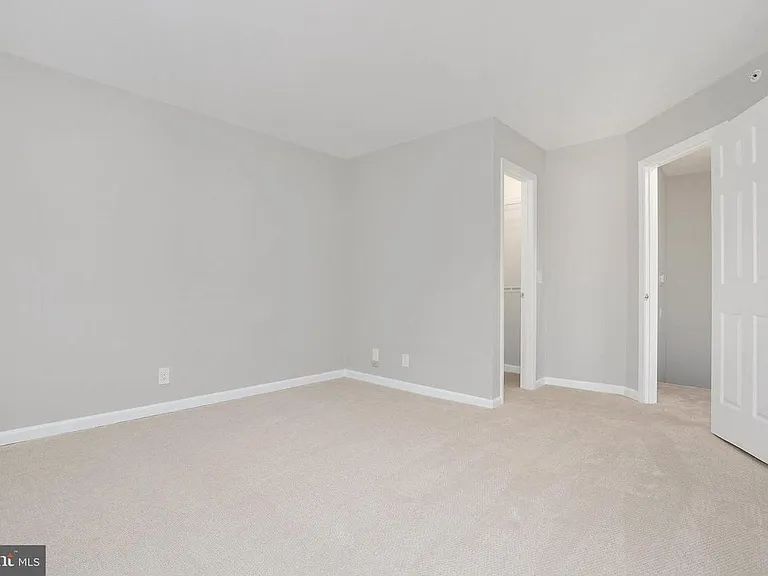 5712 Chapman Mill Dr #340 — Photo 8
