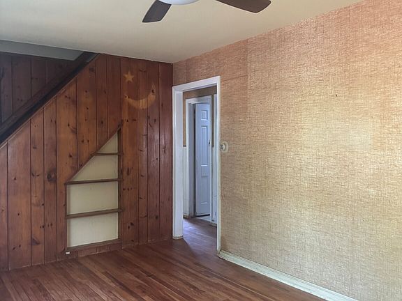 3rd image of 225 Winnepoge Drive