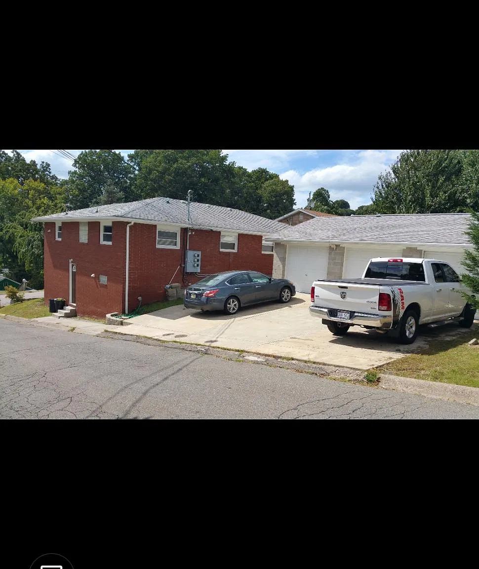 2 bed, 933 sqft, $975 — Photo 3