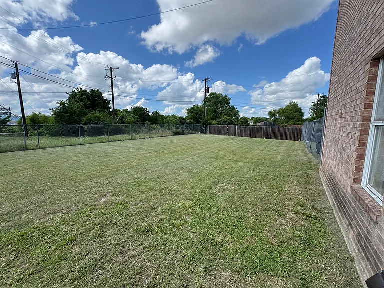 2901 Cantabrian Dr — Photo 24
