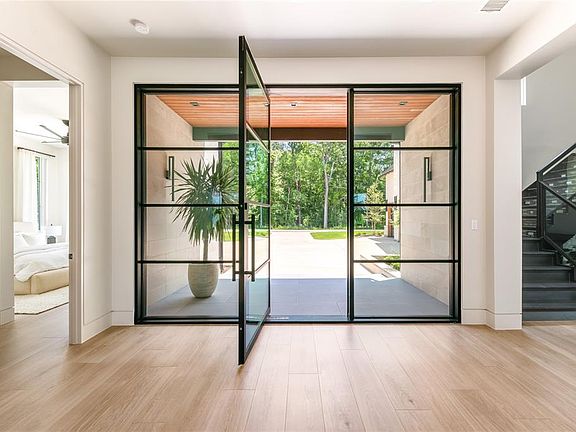 3rd image of 3910 Windward Way