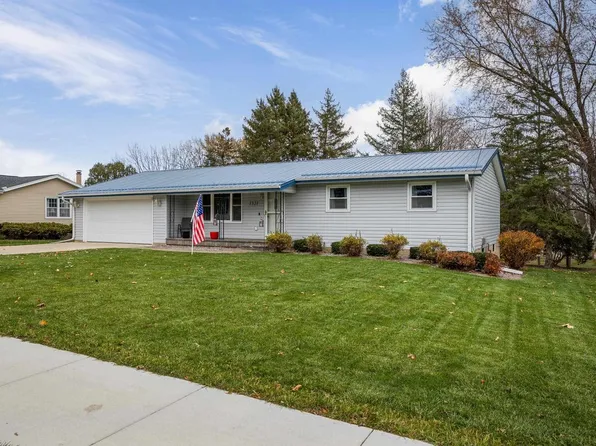 1321 North Van Buren Street, Stoughton, WI 53589