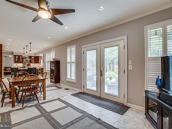 4th image of 9301 Weathersfield Dr