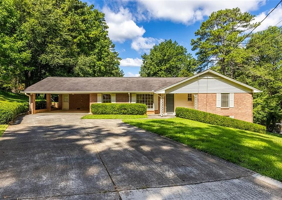 1st image of 2048 Chesterfield Dr NE
