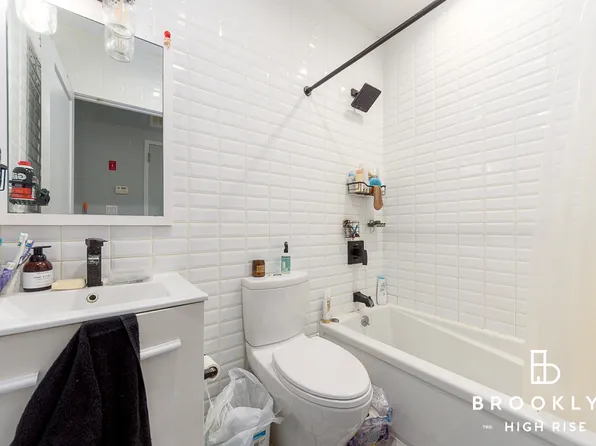 474 Madison Street 3L image 7 of 8