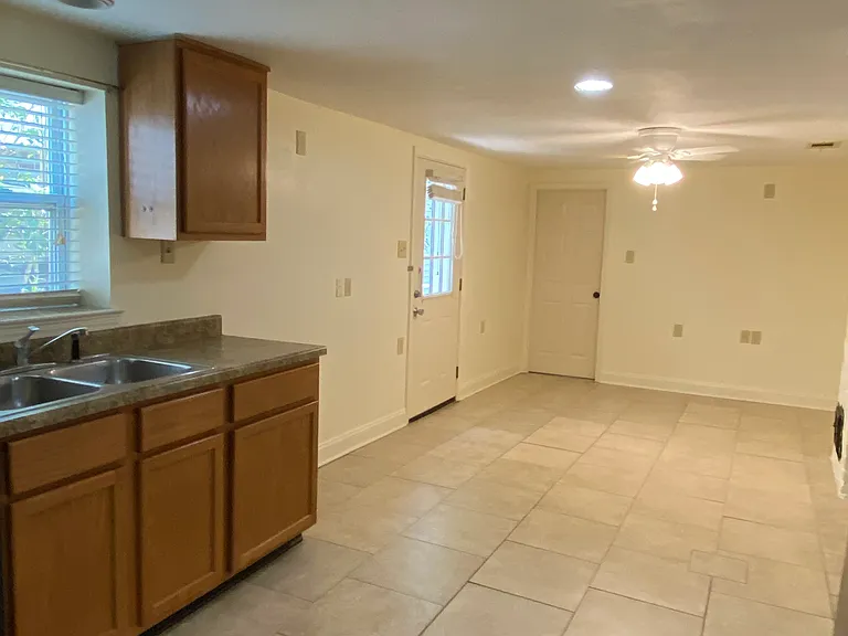 131 N Murat St #A — Photo 10