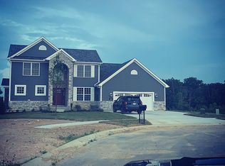 7875 Wedgemere Cir, Huber Heights, OH 45424