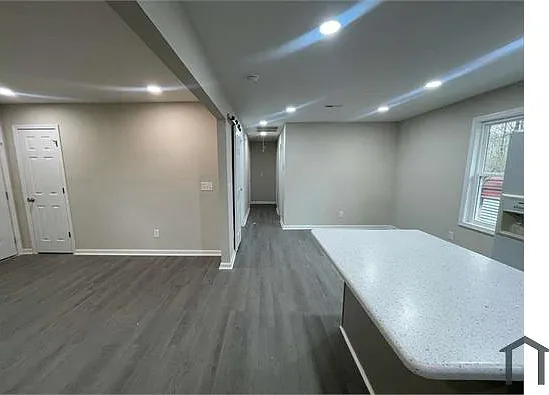 1617 N Main St — Photo 20