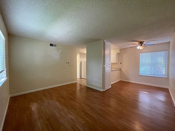 2nd image of 1421 D St APT 6