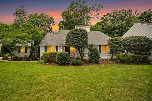 1044 Commodore Dr Photo 1