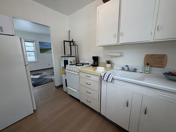 5th image of 205 Janney Ave