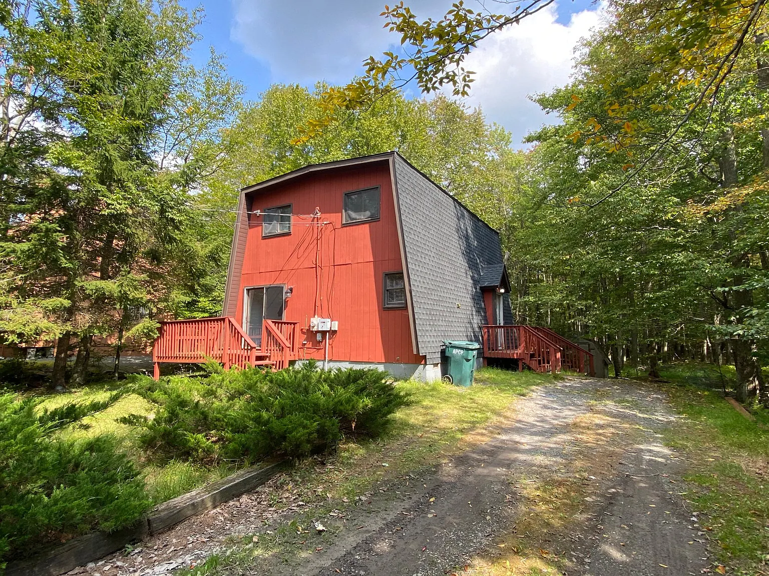 3 bed, 1318 sqft, $1,900 — Photo 1