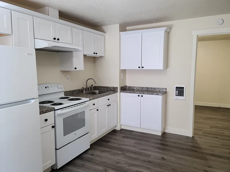 2423 Pacific Ave — Photo 1