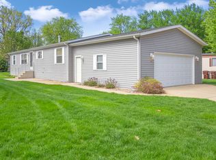 307 Lindenwood Dr, Belvidere, IL 61008