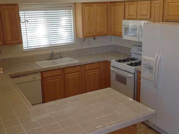 3rd image of 2180 Rockin Robin Dr