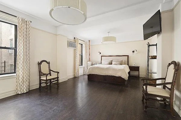 Sold by Real Direct | media 2