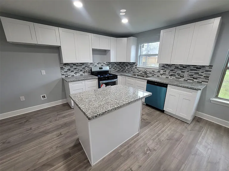 4859 Bellnole Dr — Photo 6