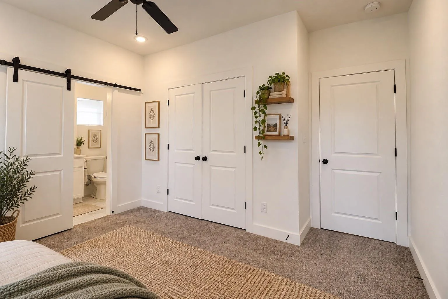 2 bed, 2.0 bath, 902 sqft, $1,700 — Photo 3