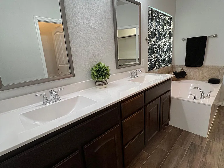 1805 Lark Ln — Photo 17