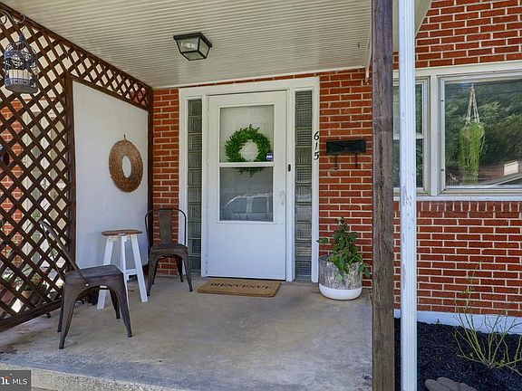 2nd image of 615 Pointview Ave
