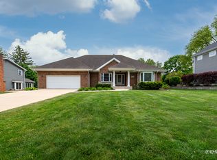 26W365 Blackhawk Dr, Wheaton, IL