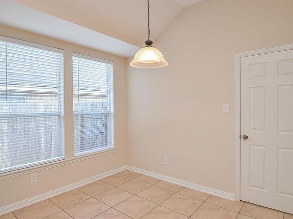 5th image of 2610 Old River Ln