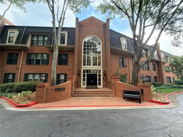 24216 Plantation Dr NE, Atlanta, GA 30324