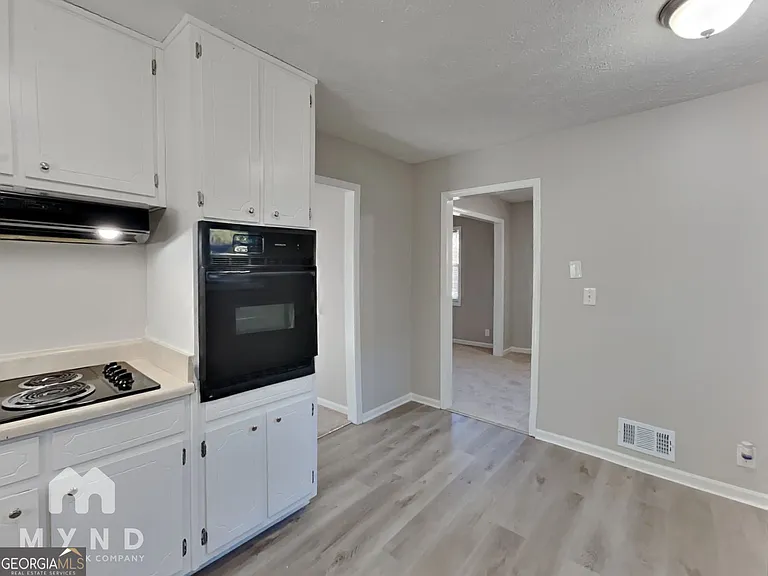 2945 Botany Dr — Photo 3