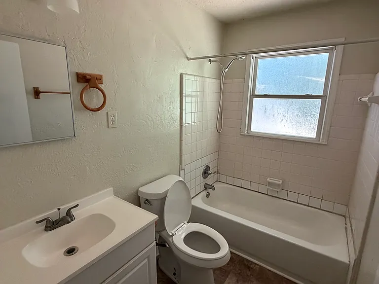 89 Sheila Ln — Photo 6