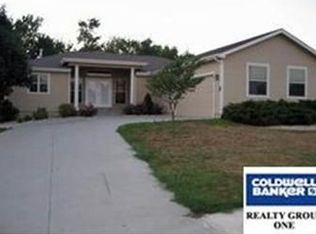 301 Jc Rogers Dr, Wamego, KS 66547