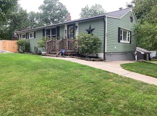 14 Whitewood Rd, Groton, MA 01450