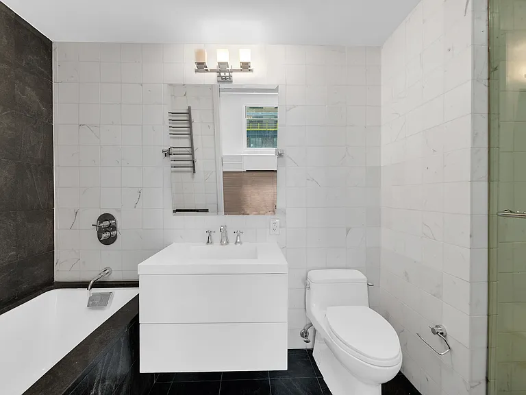 100 W 58th St #4C — Photo 8