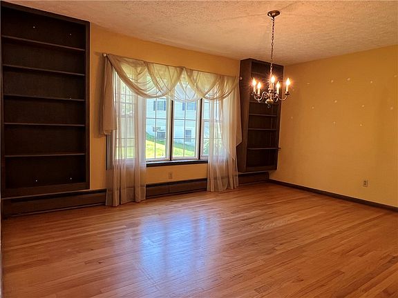 3rd image of 15 Webster Rd