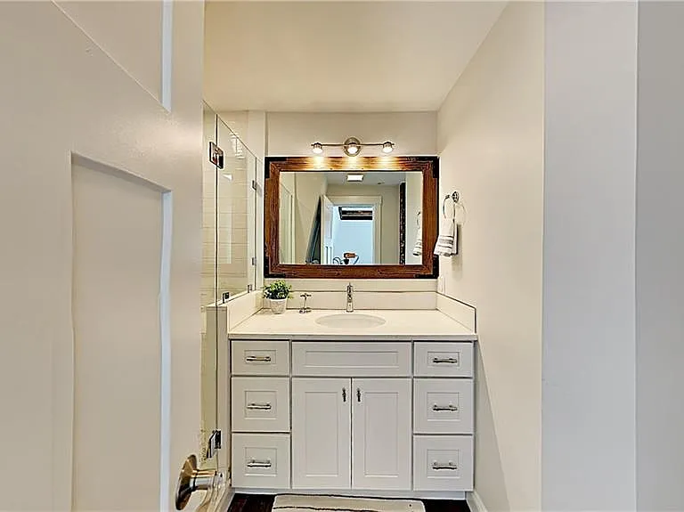 21 School St #4 — Photo 29