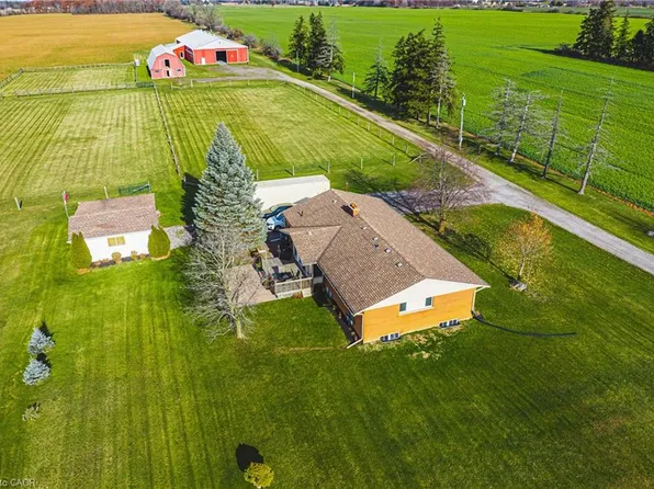2276 Binbrook Rd, Hamilton, ON L0R 1C0