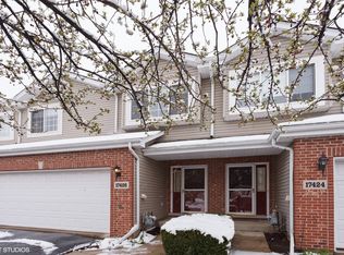 17426 Tanglewood Ln, Lockport, IL 60441