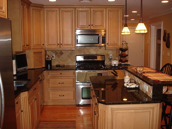 Kitchen, top quality cabinets