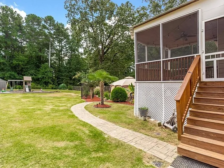 2315 Castle Royale Dr — Photo 23