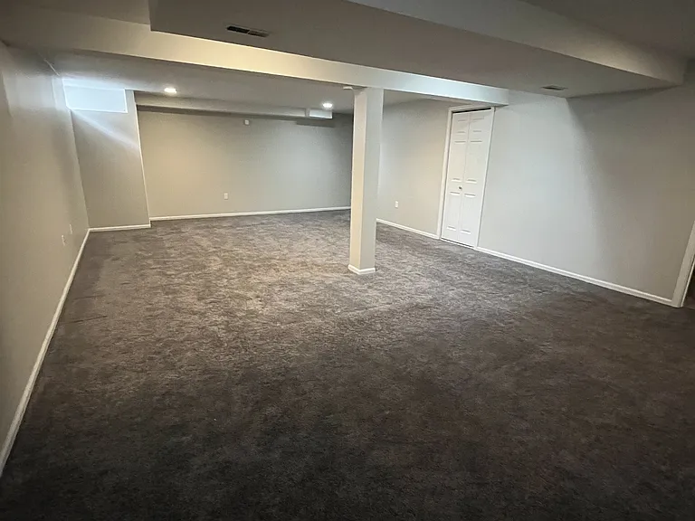 925 W 89th Pl — Photo 10