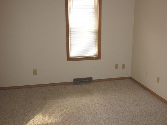 Bedroom #1 (11 ft x 11ft )