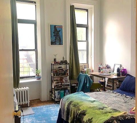 4th image of 250 E 112th St #2C