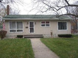 111 S Maple St, Momence, IL 60954