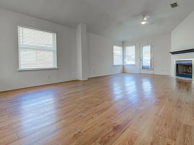 13113 Rochester Ln — Photo 4
