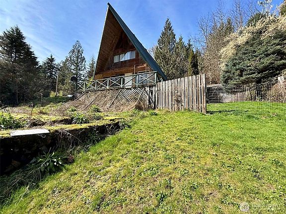 3rd image of 360 Peters Road