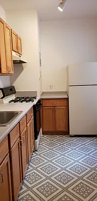 Rented by Brooklyn Real Inc | media 19