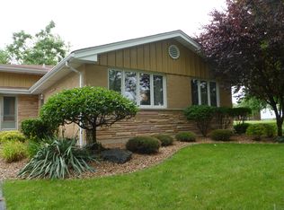 356 Hubbard Ln, Crete, IL 60417